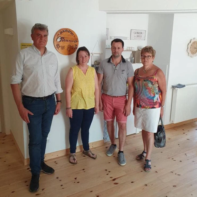 Visite de Jean-Pierre Vigier, Mikael Vacher et Annie Ricoux à la Maison Chaumet pour découvrir notre maison partagée pour seniors.